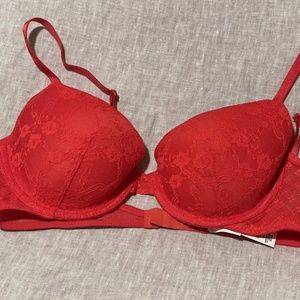 VICTORIA’S SECRET BRA 34C
